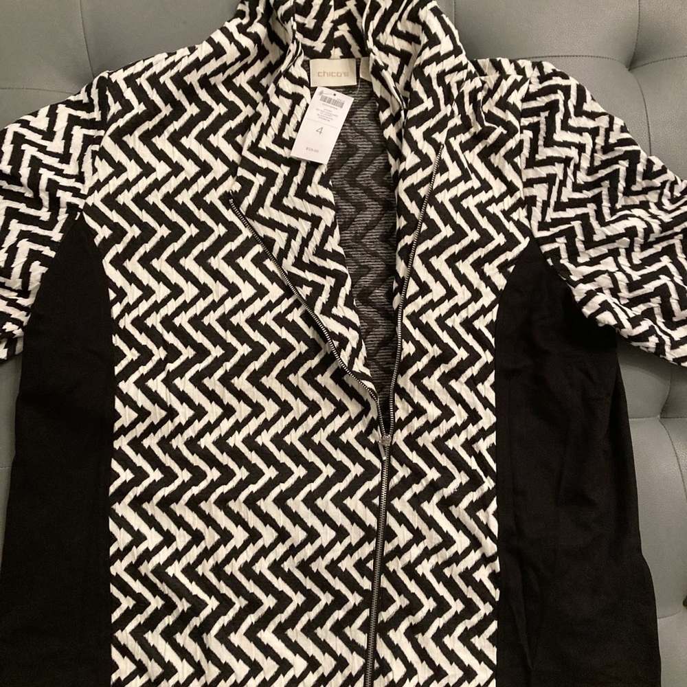 New- Chicos size 4 Zig Zag Jacquard LS Jacket Blk/Wht